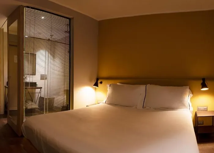 Отель типа "постель и завтрак" The Place 3*