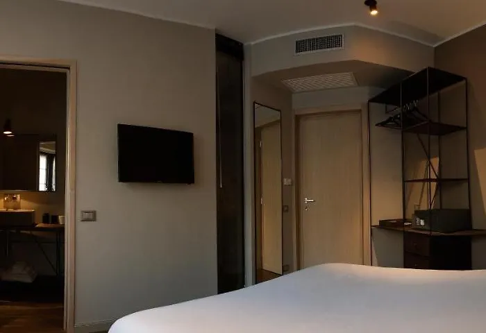 Отель типа "постель и завтрак" The Place 3*